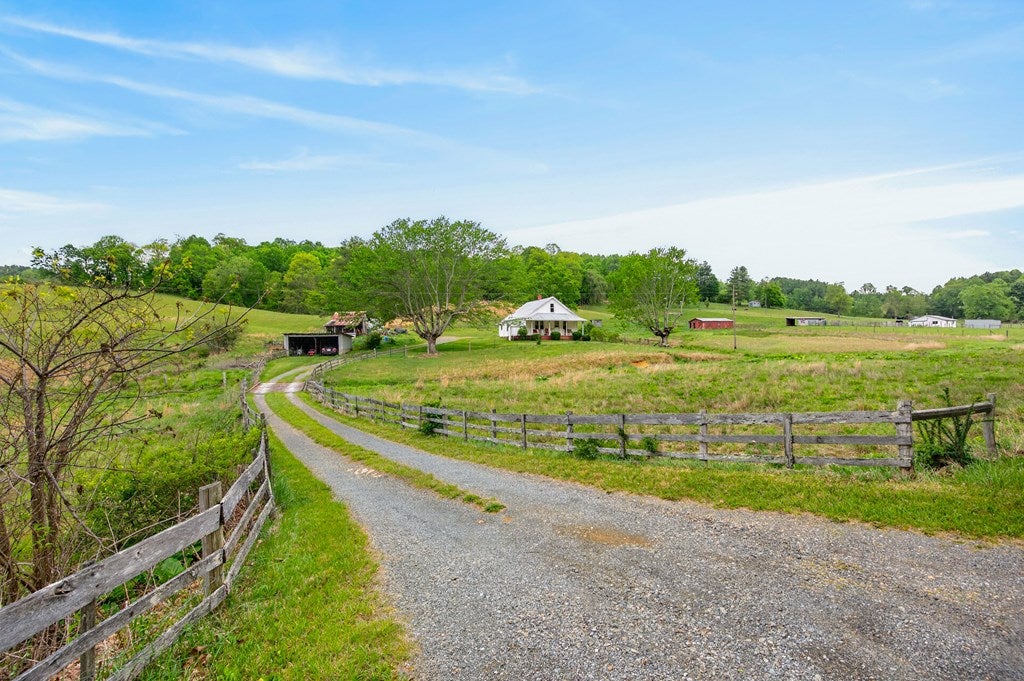 622 Soapstone Road Galax, VA 24333 - Photo 53 of 68 Gallery Image 53