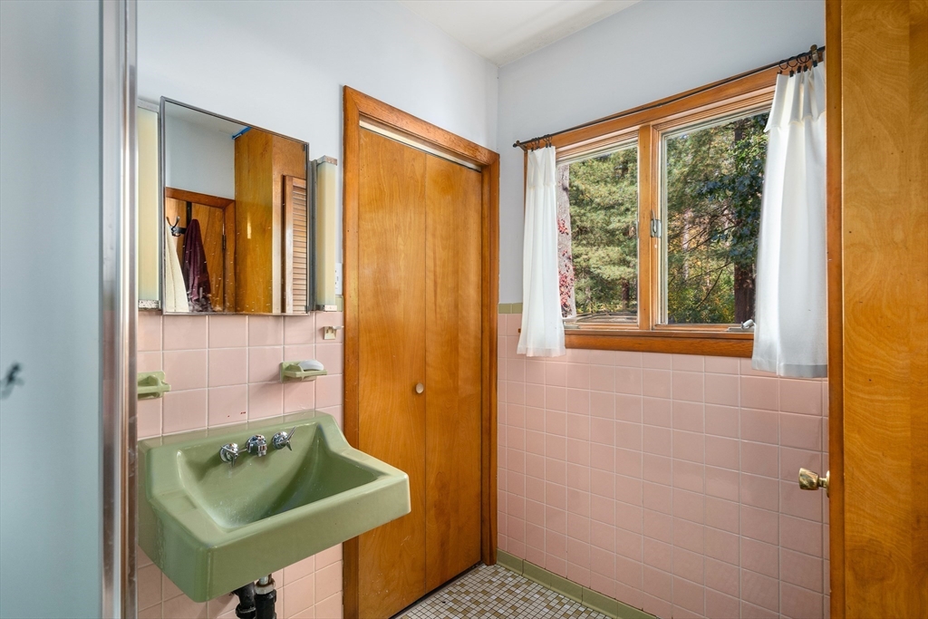 14 North Plain Road Sunderland, MA 01375 - Photo 24 of 28