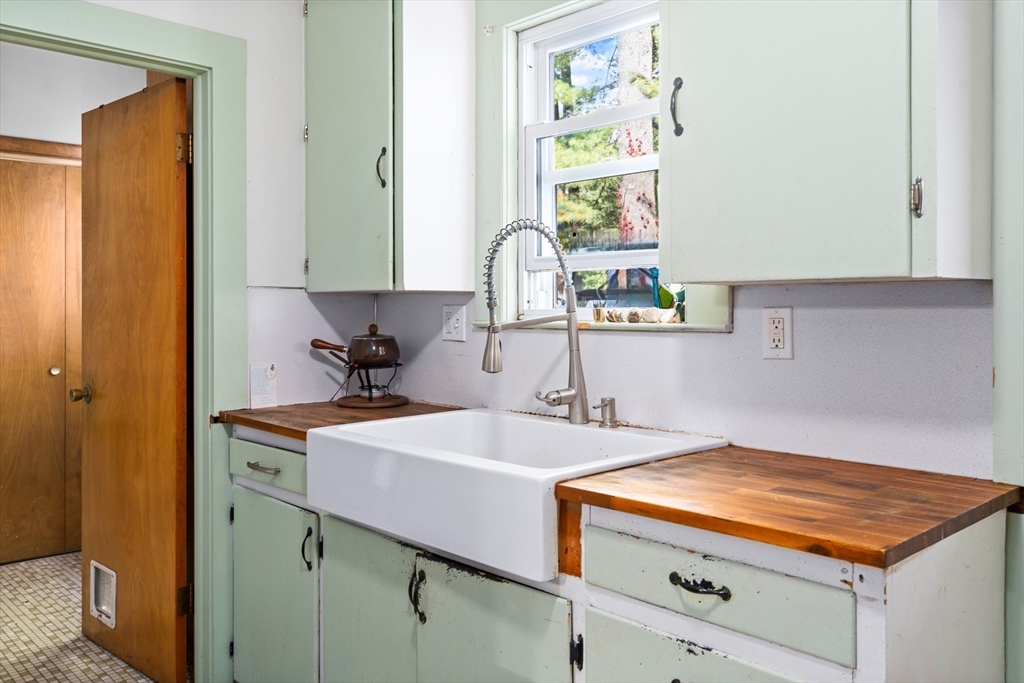 14 North Plain Road Sunderland, MA 01375 - Photo 9 of 28