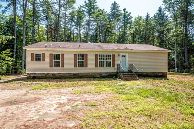 $294,900 | 40 Beech River Circle, Ossipee, NH 03814