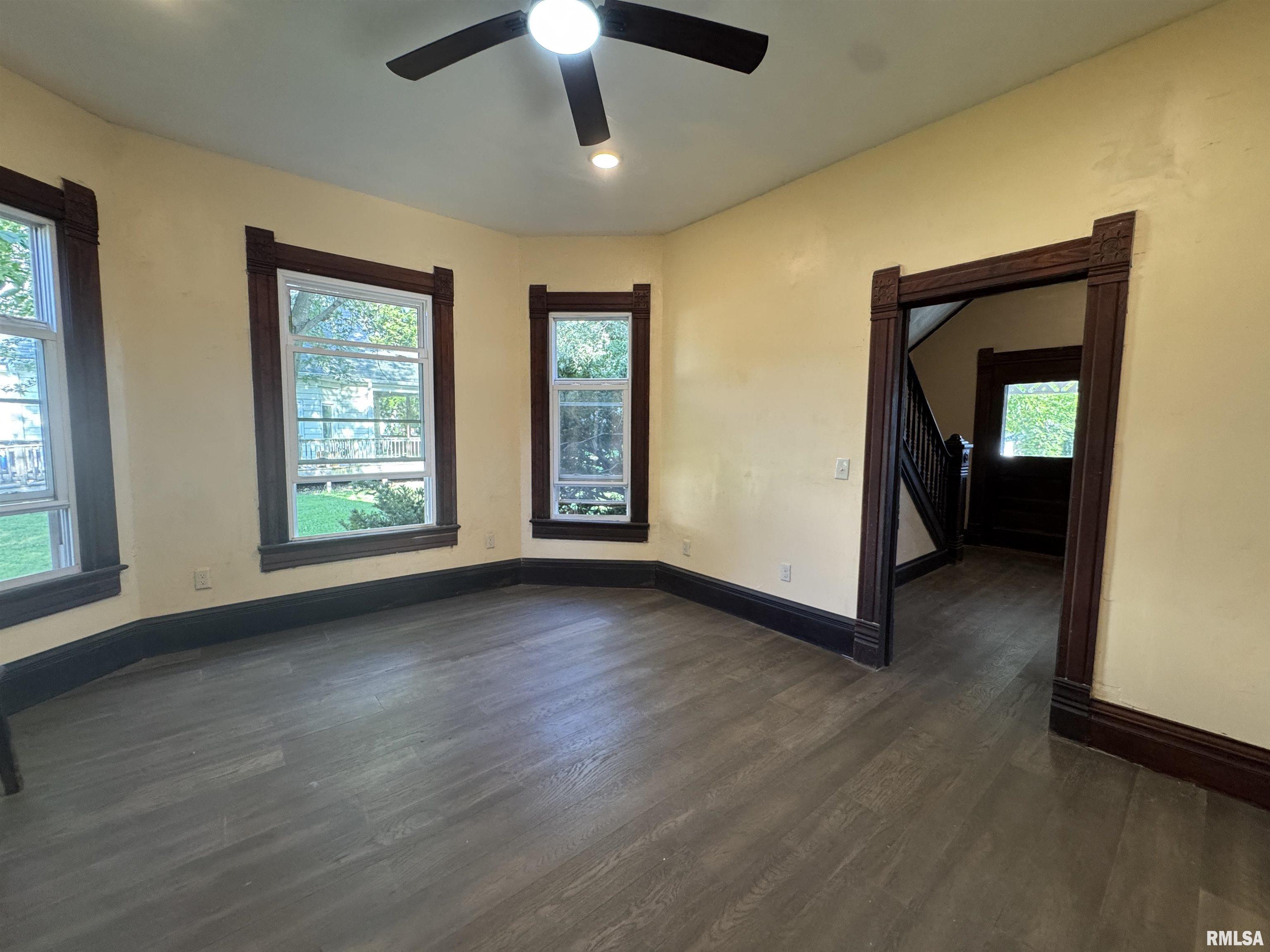 305 East Washington Street Avon, IL 61415 - Photo 14 of 39