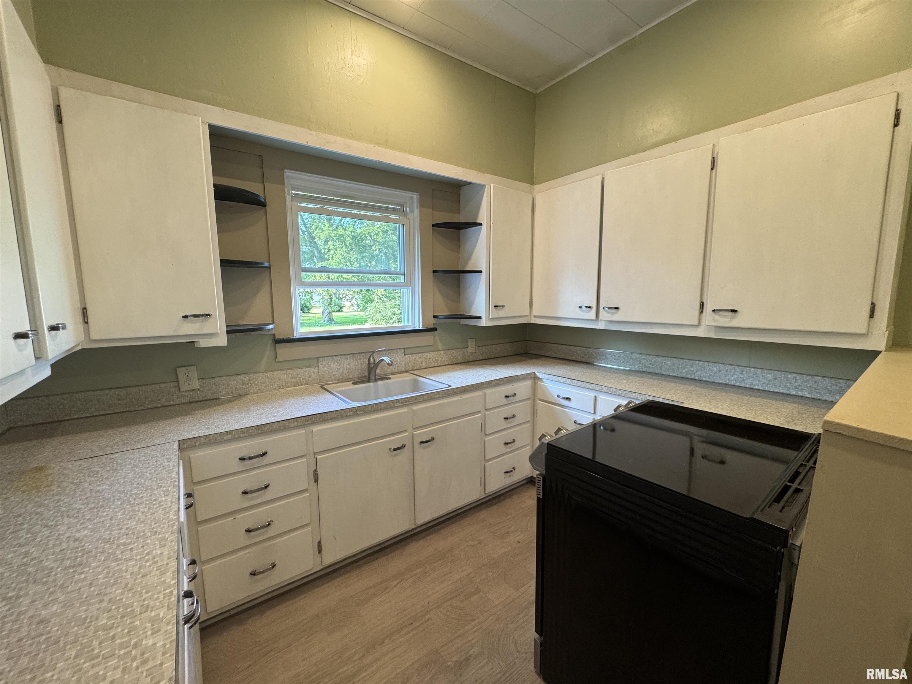 305 East Washington Street Avon, IL 61415 - Photo 19 of 39