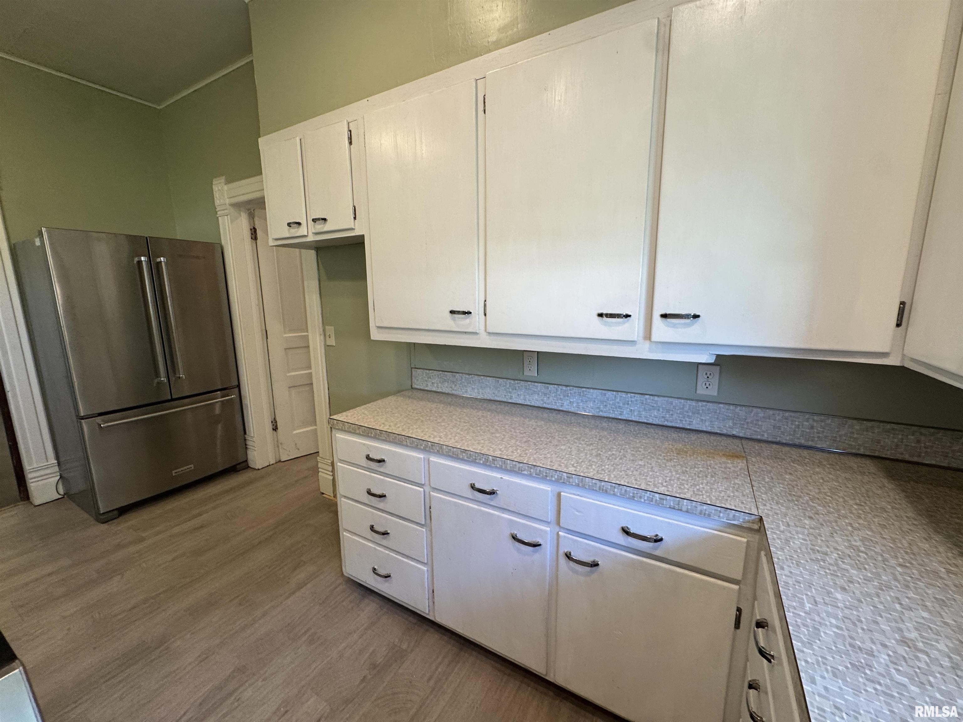 305 East Washington Street Avon, IL 61415 - Photo 21 of 39