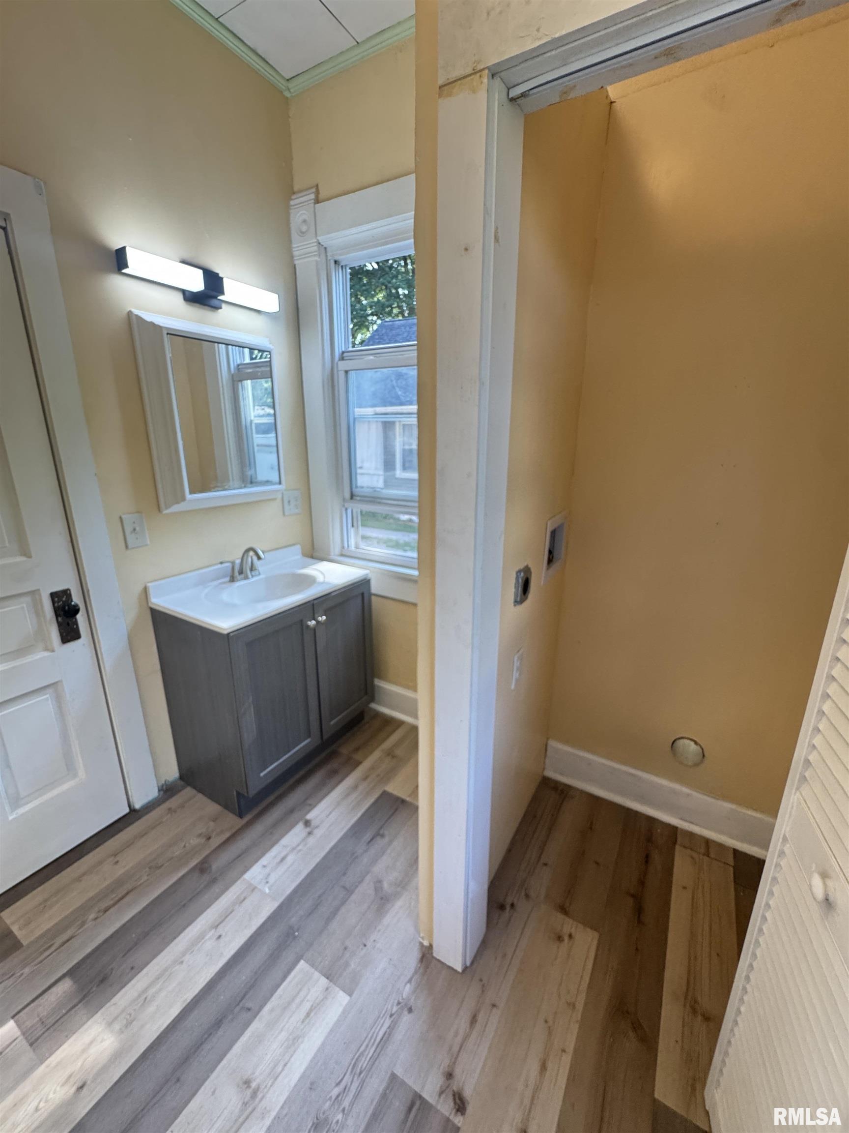 305 East Washington Street Avon, IL 61415 - Photo 25 of 39