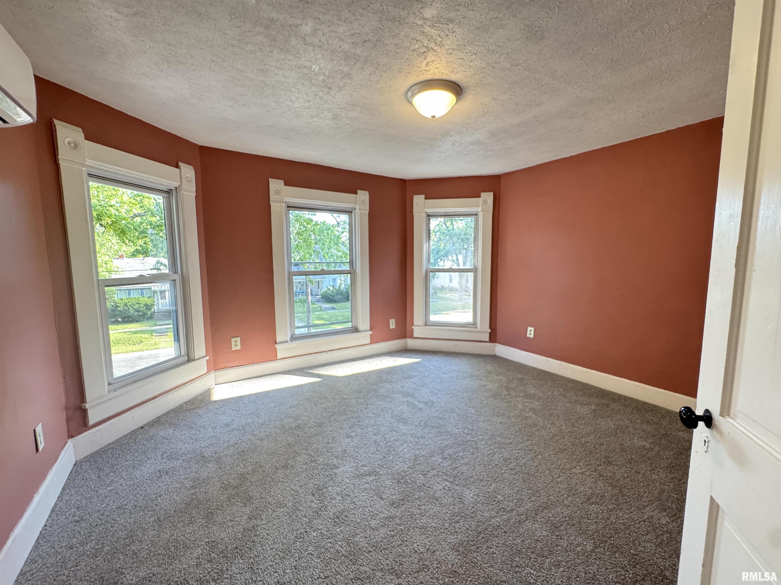 305 East Washington Street Avon, IL 61415 - Photo 31 of 39