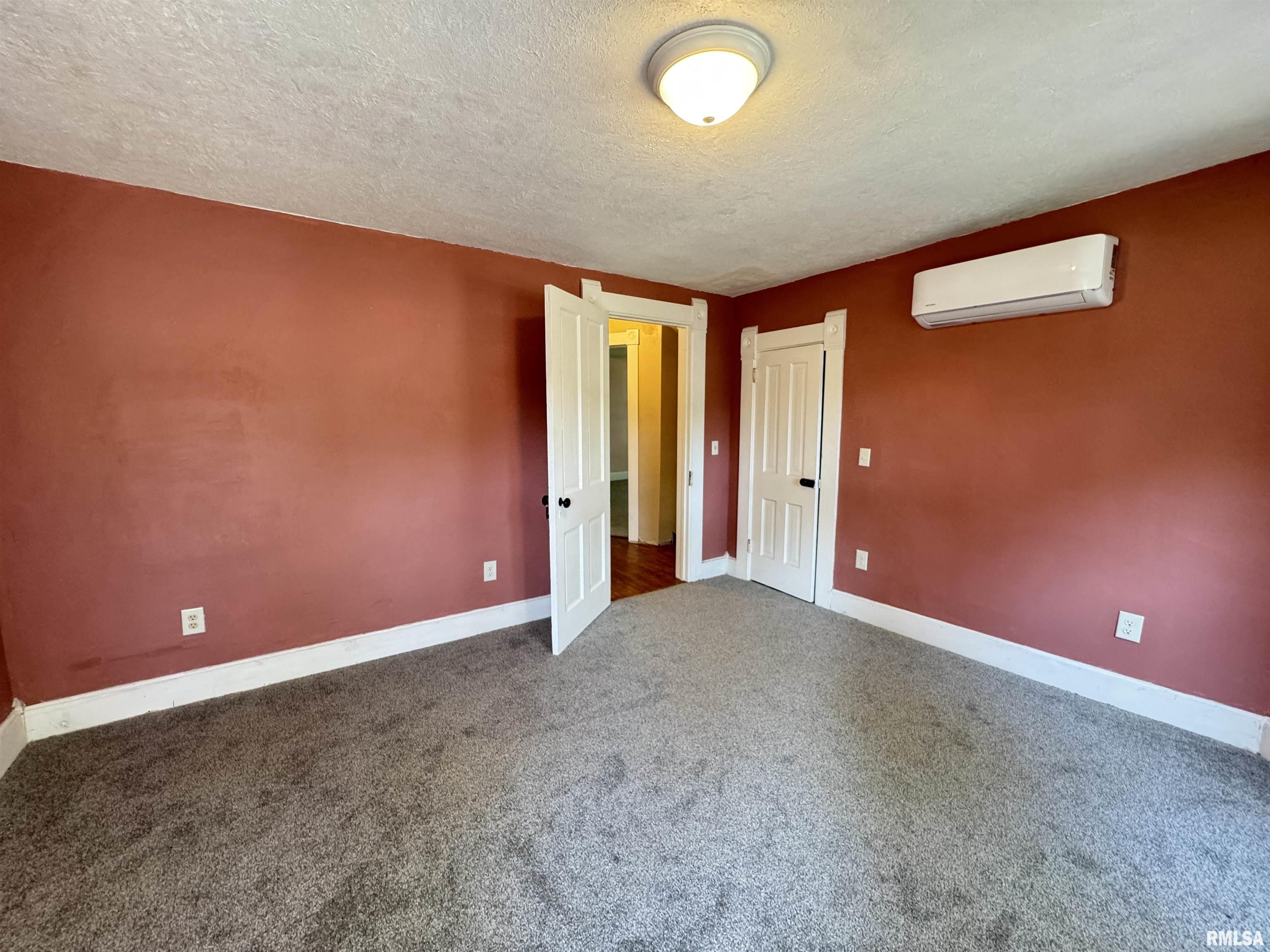 305 East Washington Street Avon, IL 61415 - Photo 33 of 39