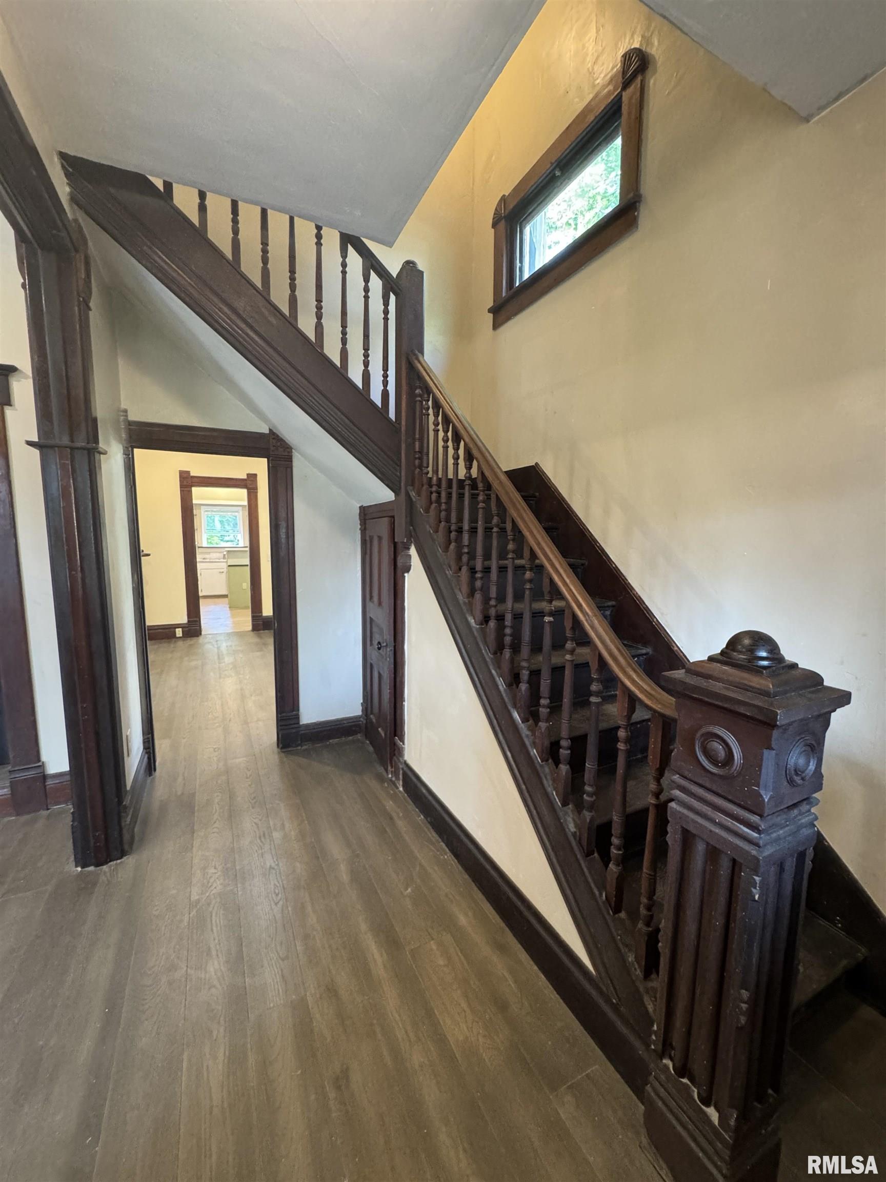 305 East Washington Street Avon, IL 61415 - Photo 6 of 39