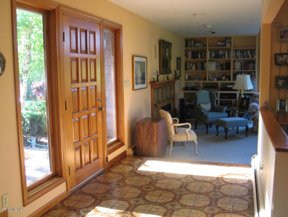 511 Stratton Road Williamstown, MA 01267 - Photo 7 of 44 Foyer
