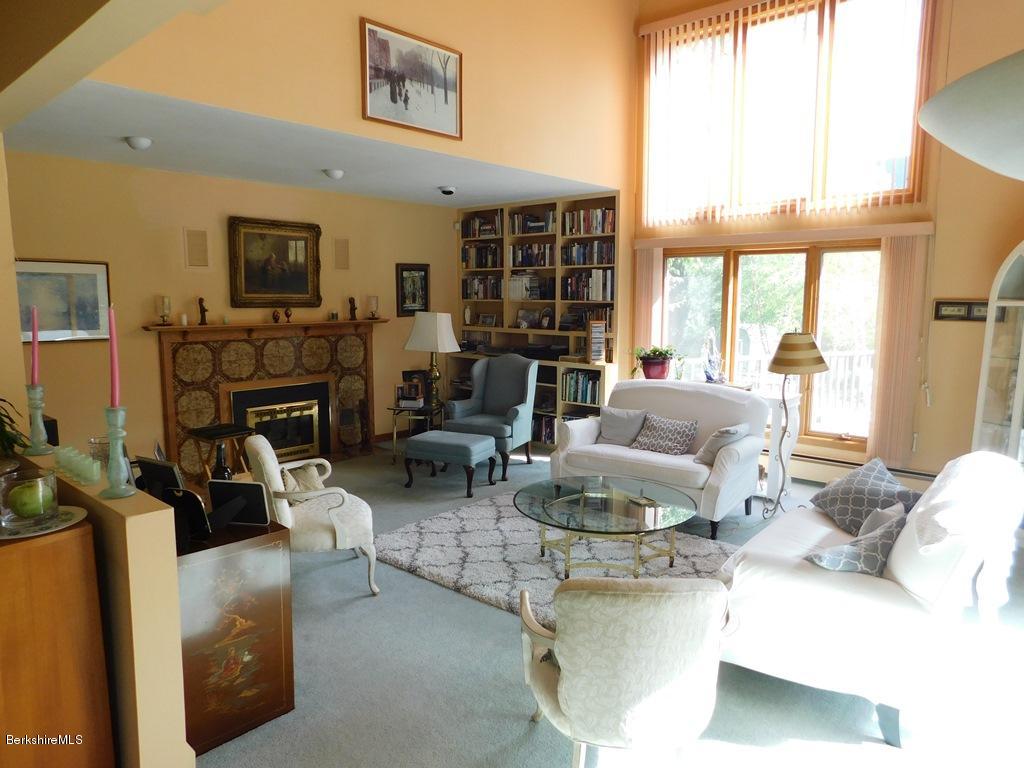511 Stratton Road Williamstown, MA 01267 - Photo 9 of 44 Living room