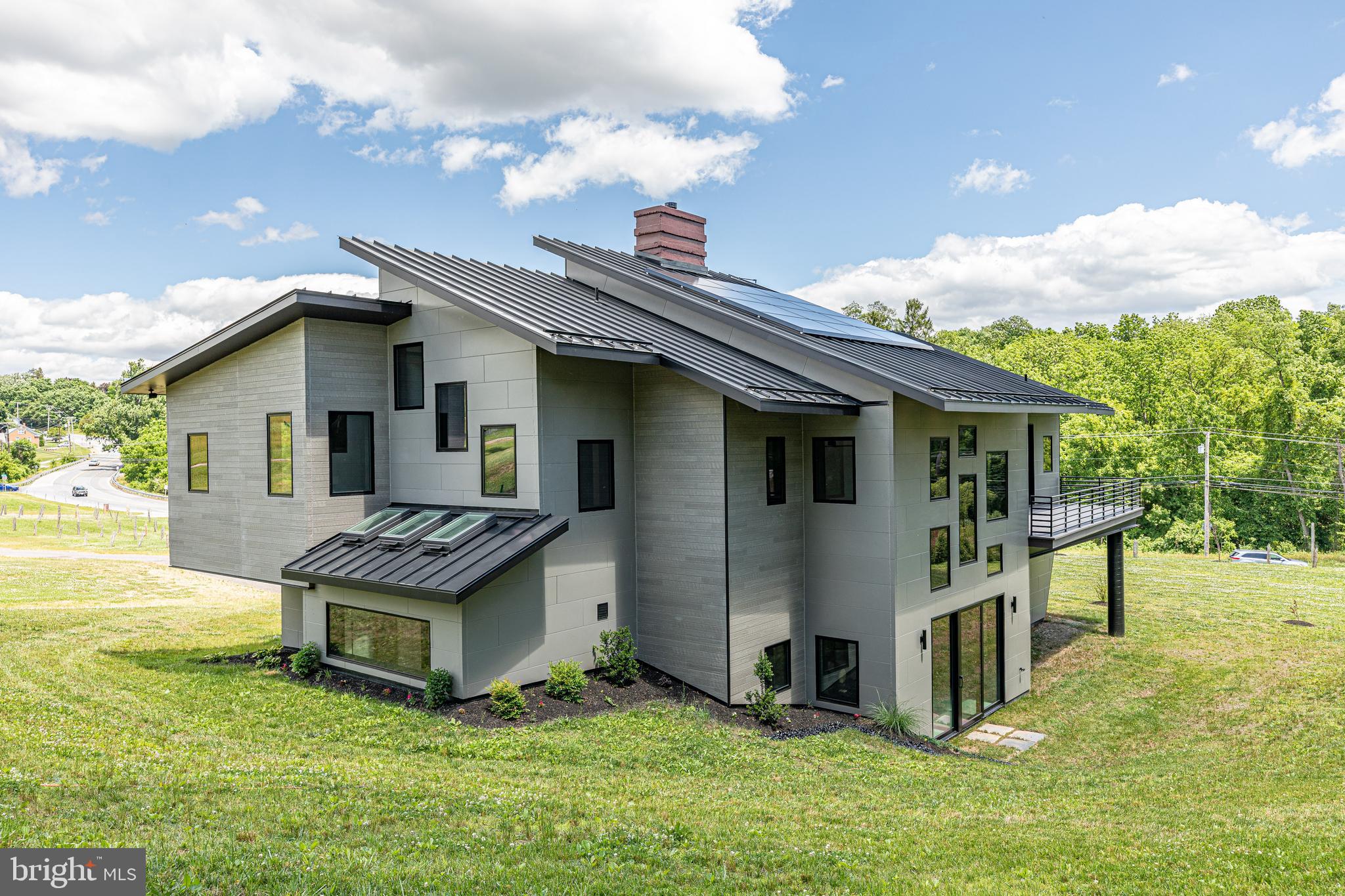 312 Ridge Road Westminster, MD 21157 - Photo 2 of 50