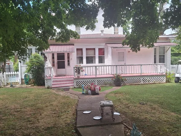 $589,000 | 213 Pulaski Street, Lawrenceburg, TN 38464