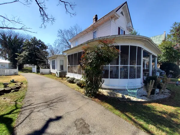 $589,000 | 213 Pulaski Street, Lawrenceburg, TN 38464