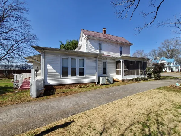 $589,000 | 213 Pulaski Street, Lawrenceburg, TN 38464