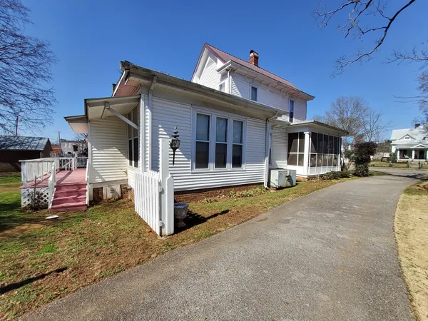 $589,000 | 213 Pulaski Street, Lawrenceburg, TN 38464