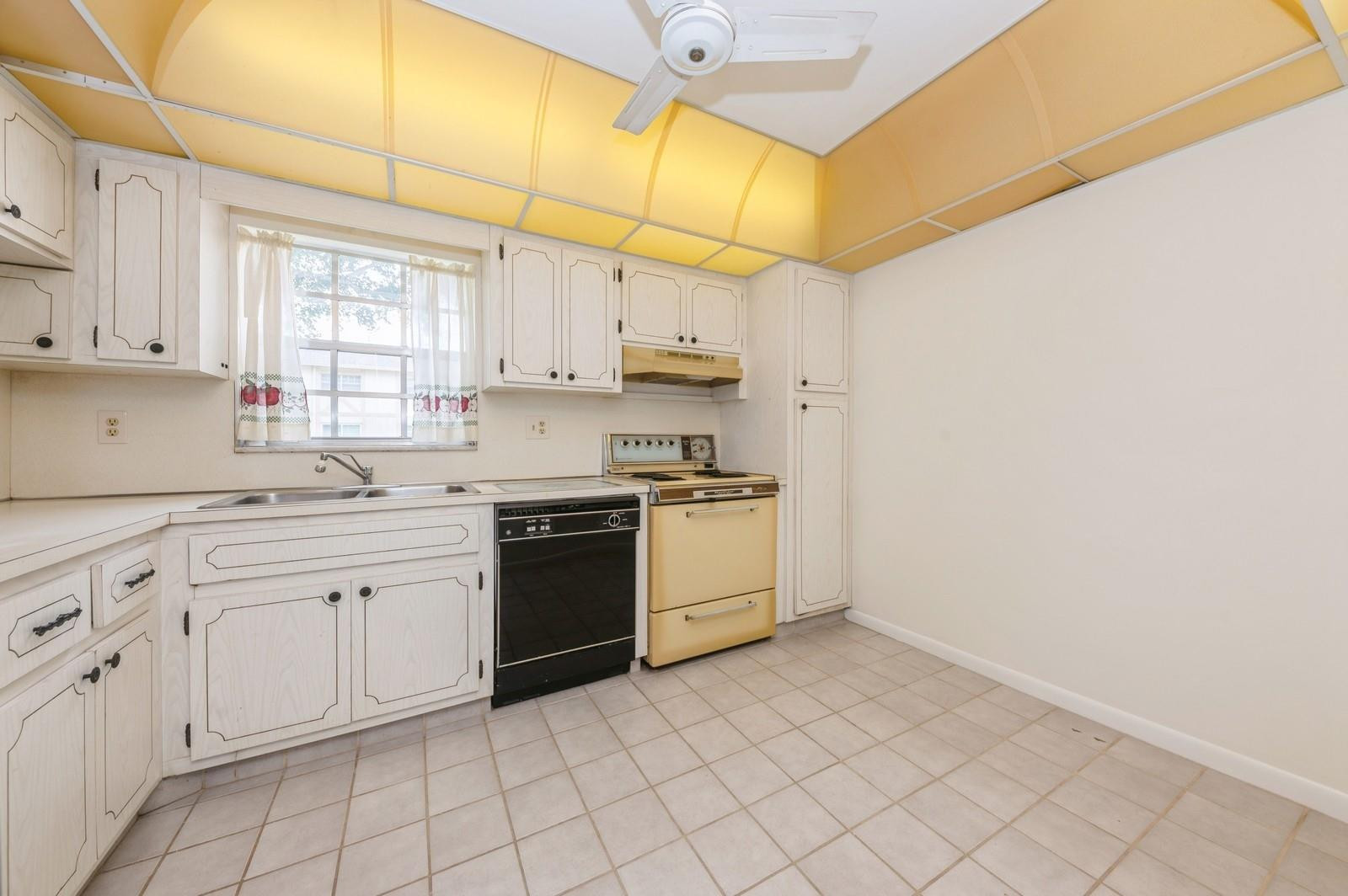 1600 Dover Road, Unit 104B Delray Beach, FL 33445 - Photo 11 of 19 Photo 11