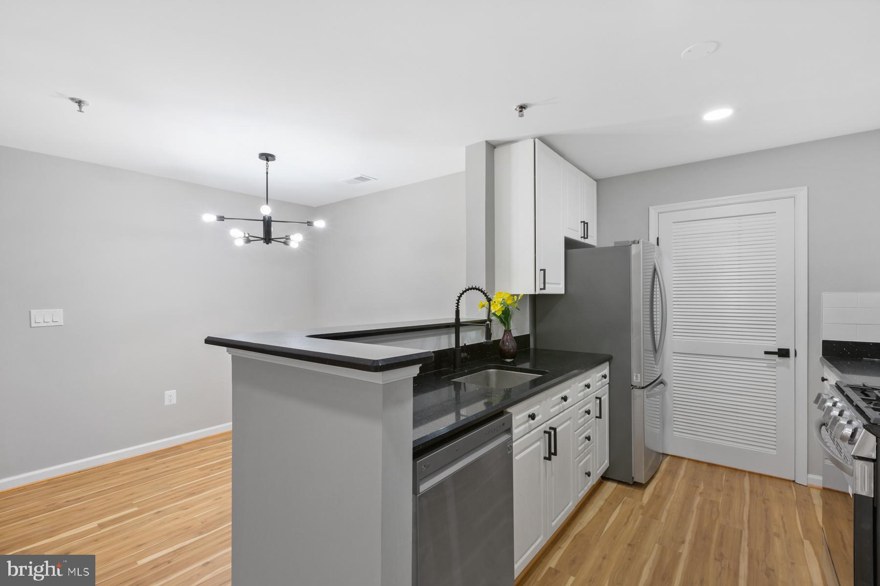 5563 Seminary Road, Unit 109 Falls Church, VA 22041 - Photo 9 of 32