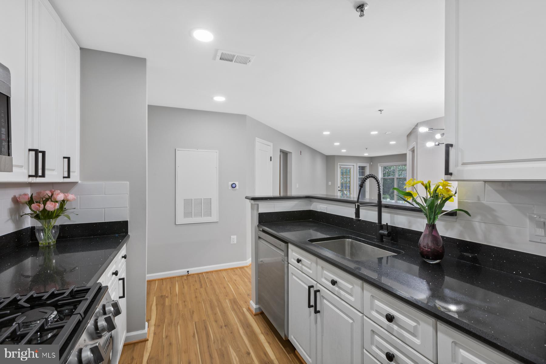 5563 Seminary Road, Unit 109 Falls Church, VA 22041 - Photo 10 of 32