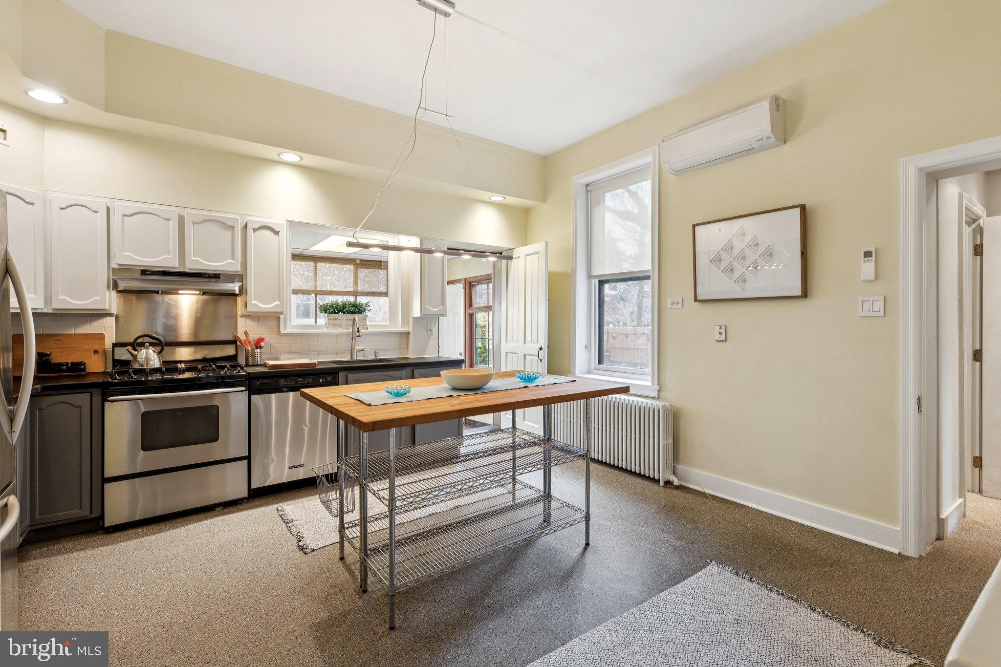 4722 Springfield Avenue Philadelphia, PA 19143 - Photo 7 of 33