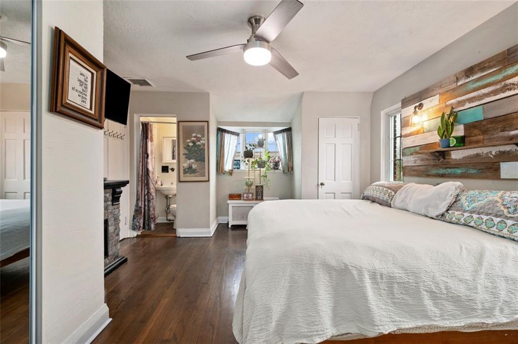 1009 Cochran Road Pittsburgh, PA 15243 - Photo 19 of 28 Gallery Image 19