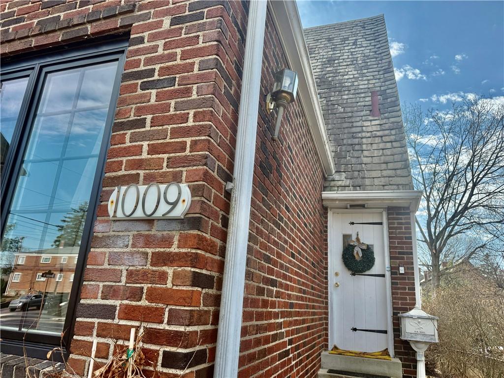 1009 Cochran Road Pittsburgh, PA 15243 - Photo 2 of 28 Gallery Image 2