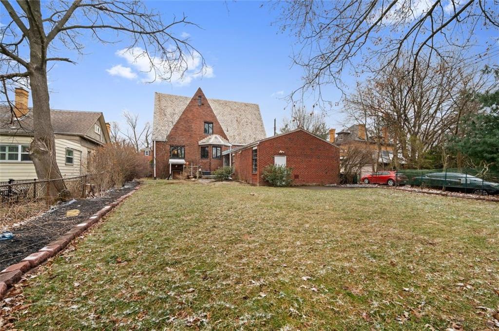 1009 Cochran Road Pittsburgh, PA 15243 - Photo 26 of 28 Gallery Image 26