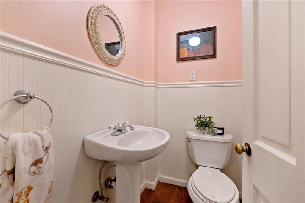 1009 Cochran Road Pittsburgh, PA 15243 - Photo 10 of 28 Gallery Image 10
