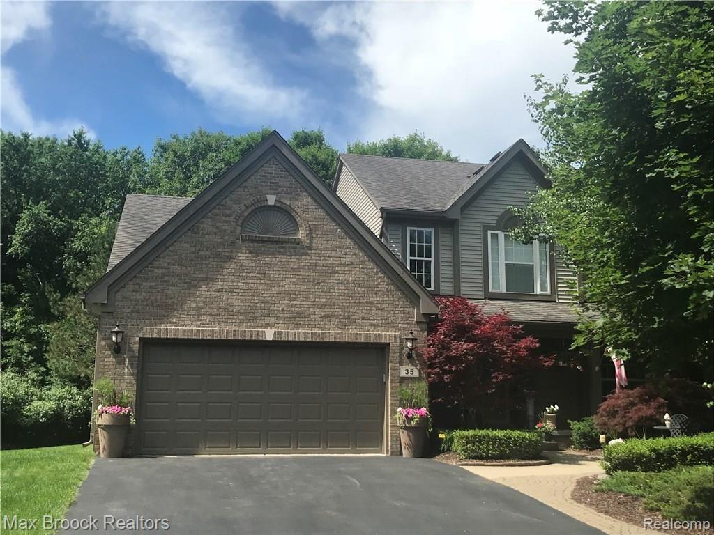 35 Ridge Field Court Oxford, MI 48371 - Photo 2 of 23 Front Elevation