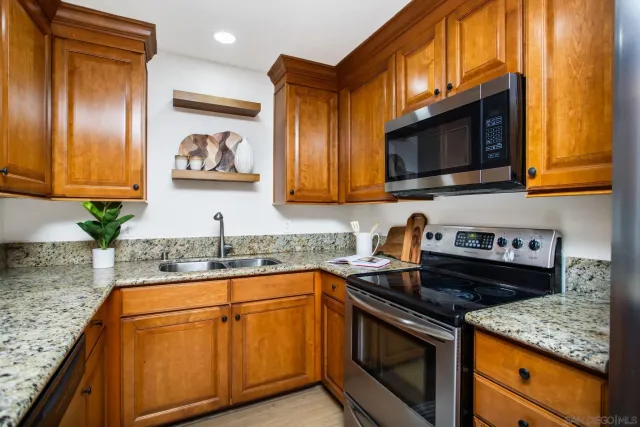 $849,999 | 2510 Torrey Pines Road, Unit 415, La Jolla, CA 92037