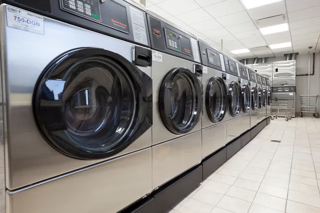 $6,580 | 560 West 43rd Street, Unit 9K | Hell's Kitchen