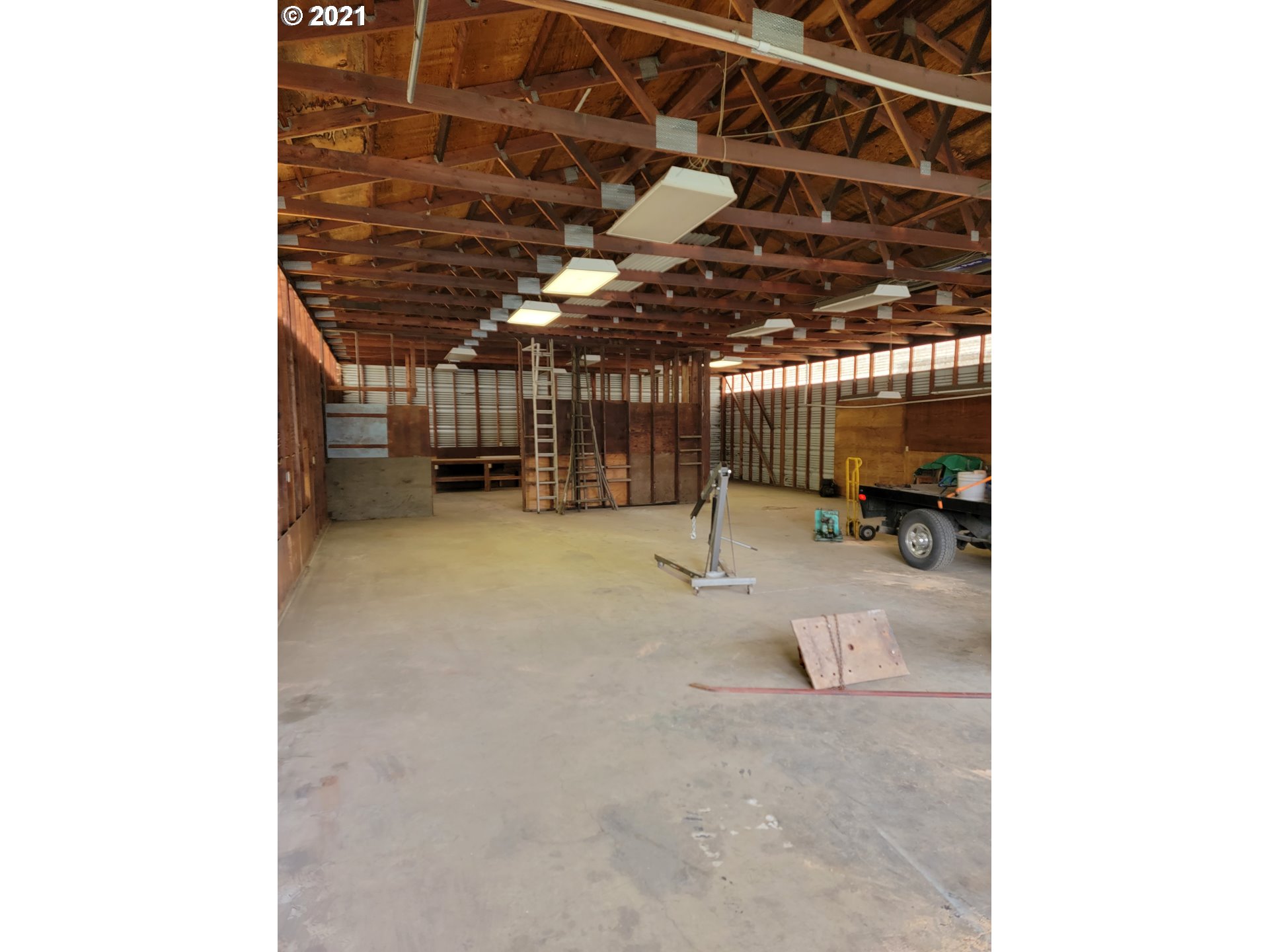 1150 Cordon Road Northeast Salem, OR 97317 - Photo 5 of 15 Gallery Image 5
