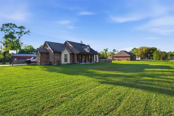 $350,000 | 19447 Highway 383, Iowa, LA 70647