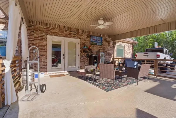 $350,000 | 19447 Highway 383, Iowa, LA 70647