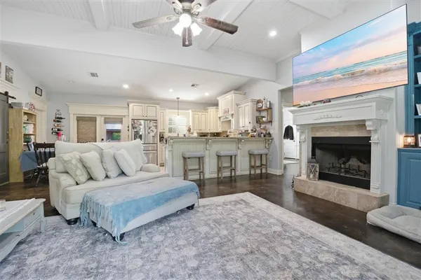 $350,000 | 19447 Highway 383, Iowa, LA 70647