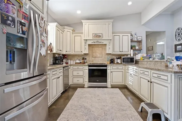 $350,000 | 19447 Highway 383, Iowa, LA 70647