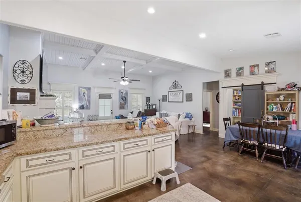 $350,000 | 19447 Highway 383, Iowa, LA 70647