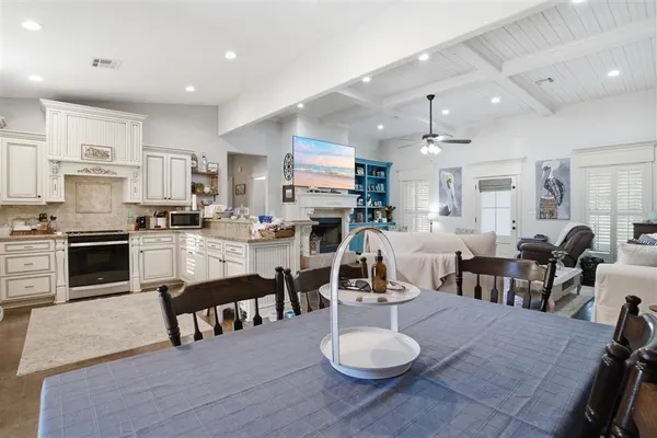 $350,000 | 19447 Highway 383, Iowa, LA 70647