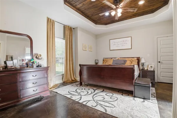 $350,000 | 19447 Highway 383, Iowa, LA 70647