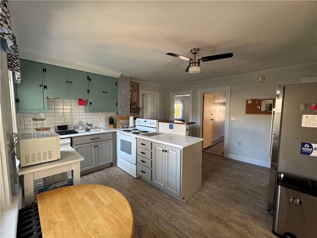 35 Brewer Street, Unit 2 Newport, RI 02840 - Photo 14 of 17