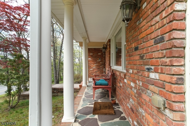 17 Drift Road Watchung, NJ 07069 - Photo 35 of 38