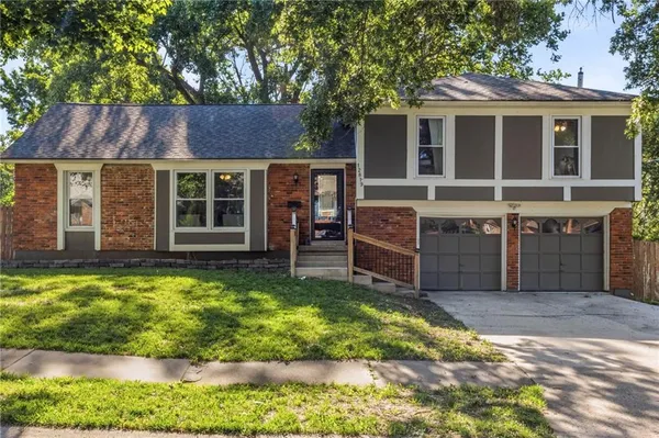 $300,000 | 12819 Cambridge Avenue, Grandview, MO 64030