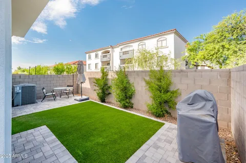 $695,000 | 17146 North 50th Street, Scottsdale, AZ 85254