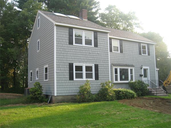 7 Hatfield Road Hamilton, MA 01982 - Photo 1 of 14 a front view of house with yard and green space