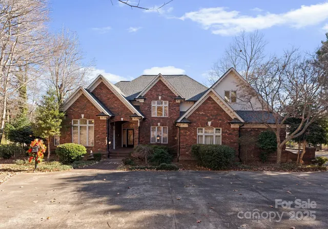 $1,599,000 | 718 Eagle Point Court, Matthews, NC 28104