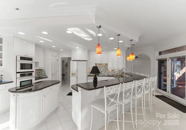 $1,399,000 | 718 Eagle Point Court, Matthews, NC 28104