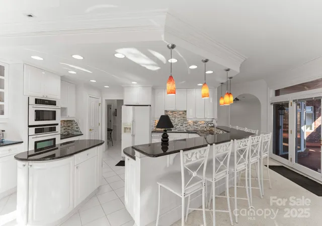 $1,599,000 | 718 Eagle Point Court, Matthews, NC 28104