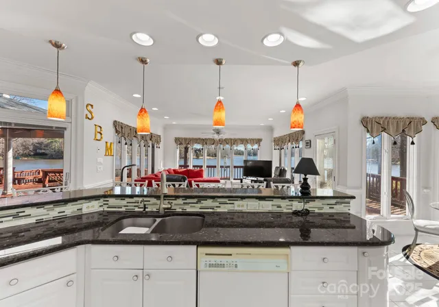 $1,599,000 | 718 Eagle Point Court, Matthews, NC 28104