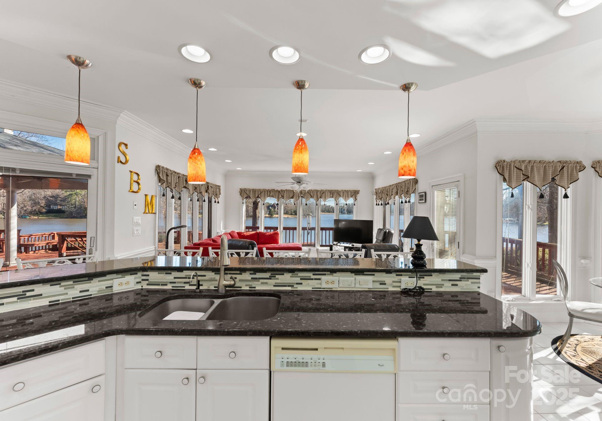 718 Eagle Point Court Matthews, NC 28104 - Photo 16 of 45