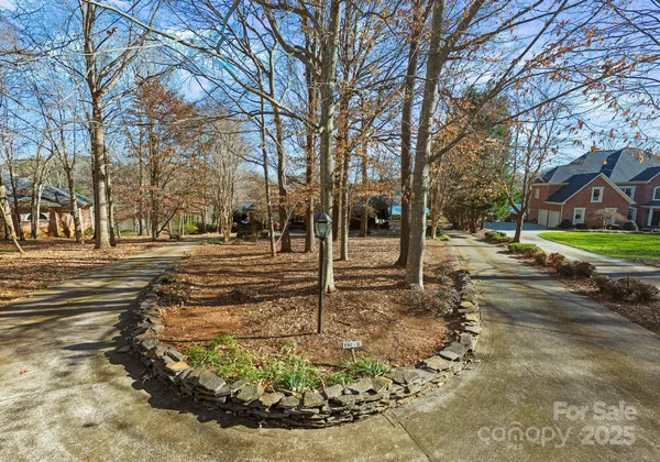 $1,399,000 | 718 Eagle Point Court, Matthews, NC 28104