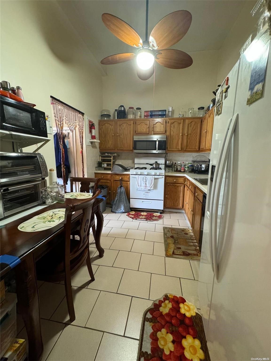 3449 Mickle Avenue Bronx, NY 10469 - Photo 7 of 16