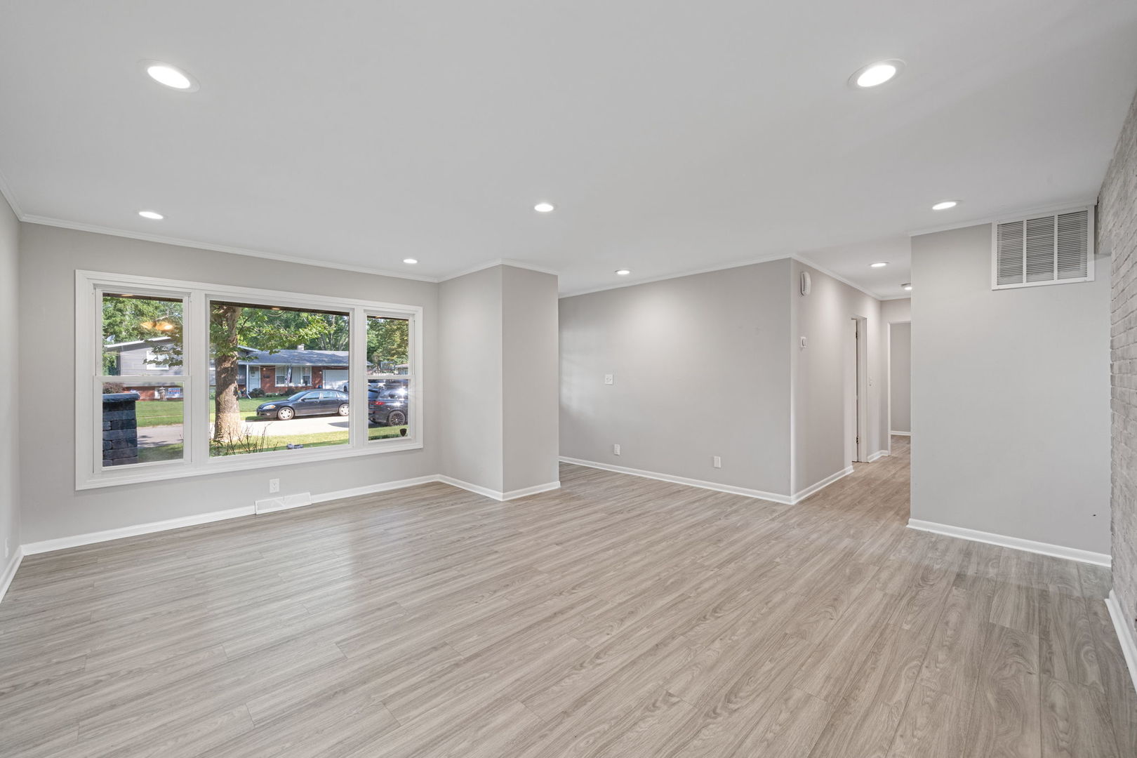 9 Woodridge Road Montgomery, IL 60538 - Photo 7 of 31 Gallery Image 7